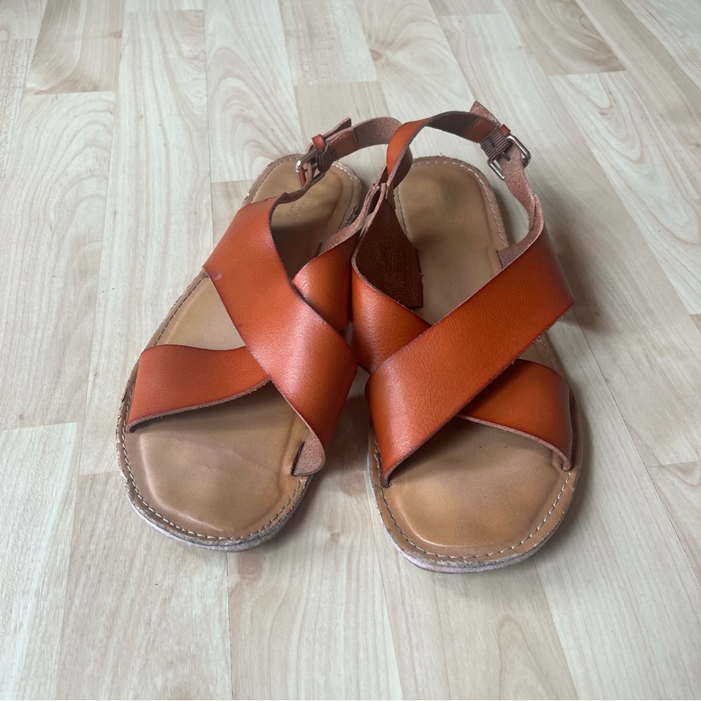 Women's Old Navy Tan Leather Cross-Strap Sandals 9.5